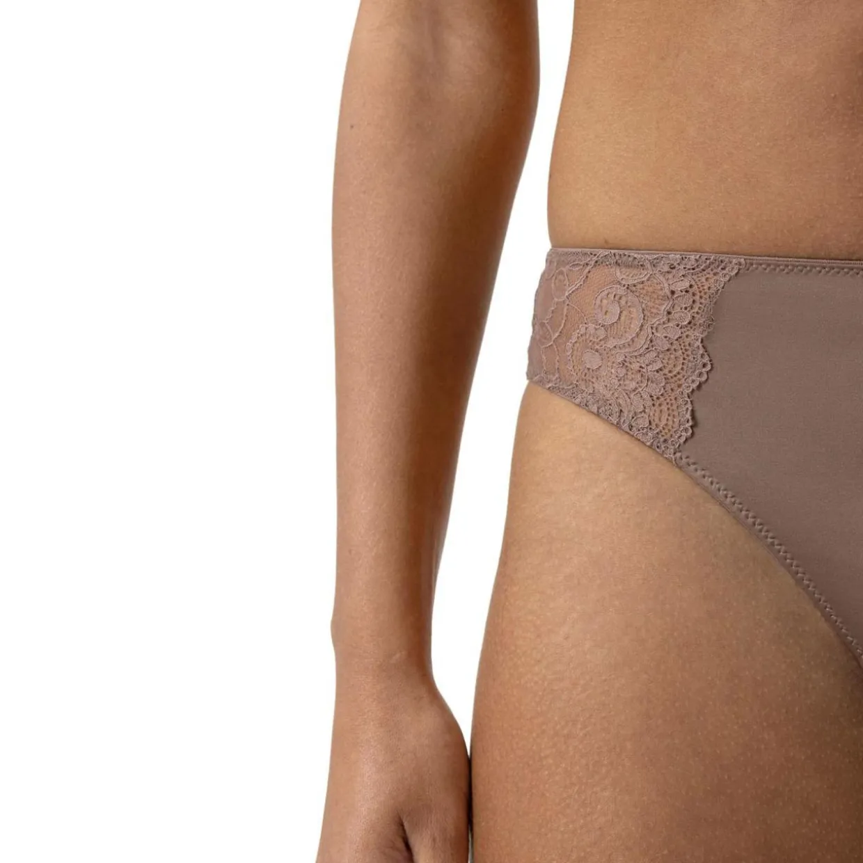 String Amorous